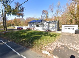 31 Pleasant Valley Rd, Old Bridge, NJ 08857