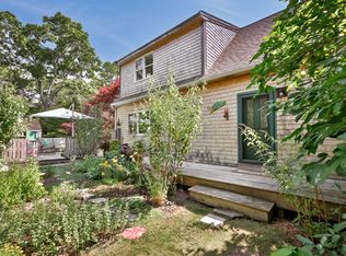 135 Mayflower Ln, Tisbury, MA 02568