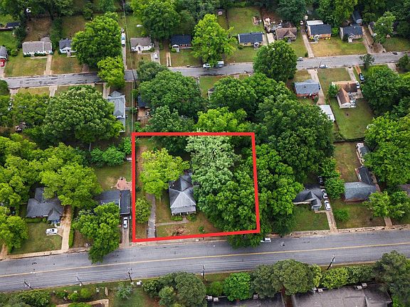 3rd image of 790 Colonial Rd