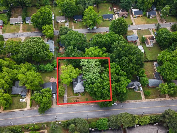 790 Colonial Rd, Memphis, TN 38117