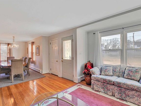 4th image of 49 Ocean Ave