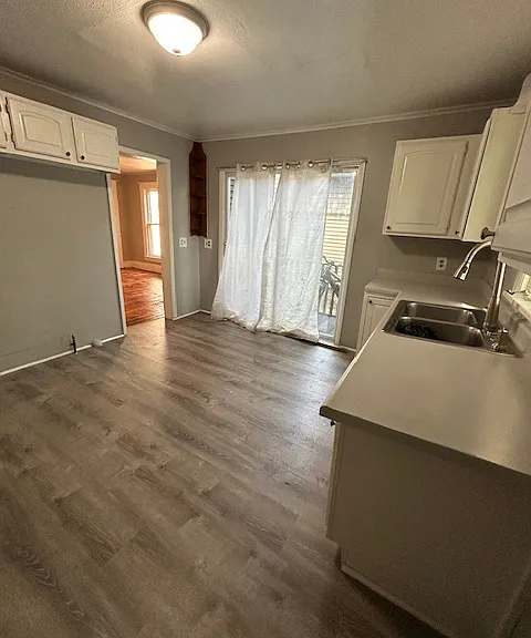 241 Curtis St — Photo 11