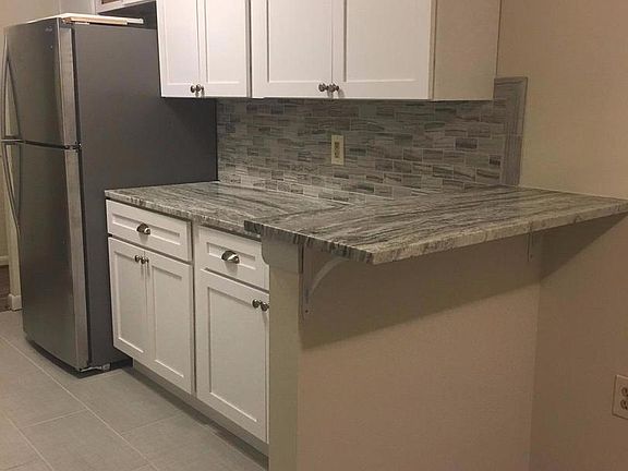 4th image of 2844 Dover Ln APT 203