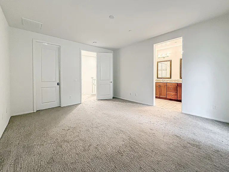 389 Castiano St — Photo 23