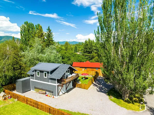 1047 & 1047B Columbia Ave, Whitefish, MT 59937