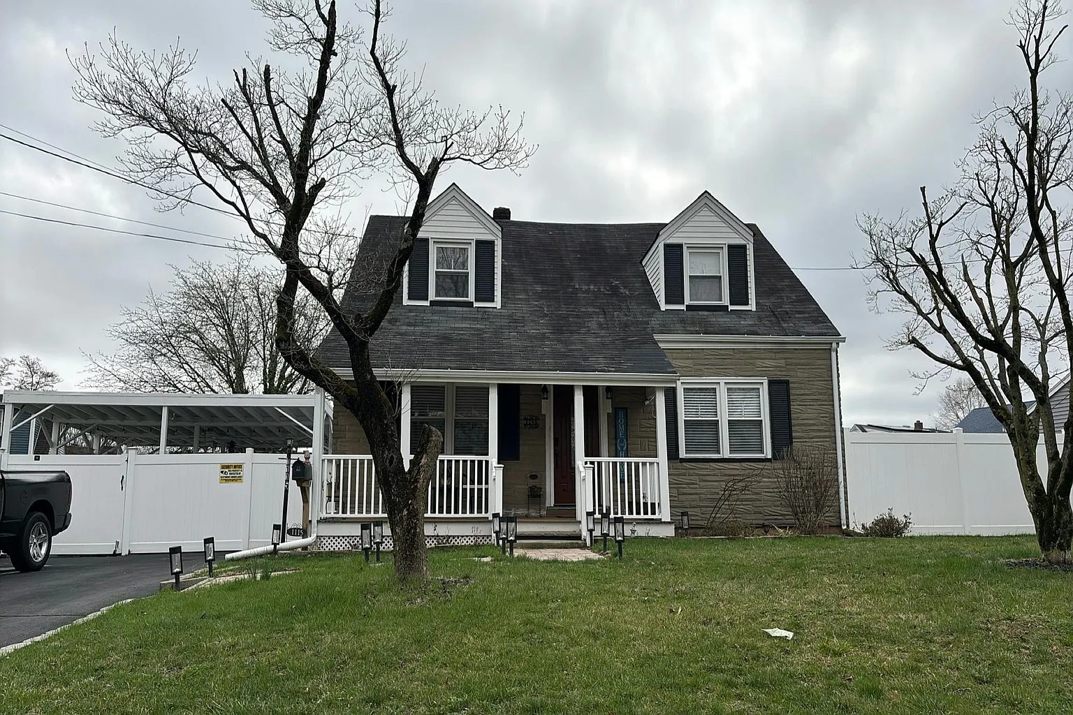 1123 Dukes Pkwy photo 1