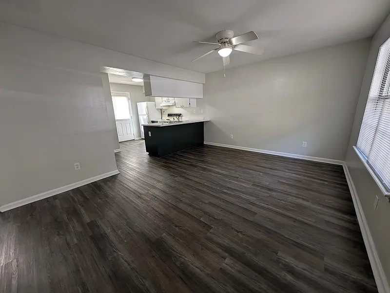 2 bed, 2.0 bath, 800 sqft, $1,000 — Photo 2
