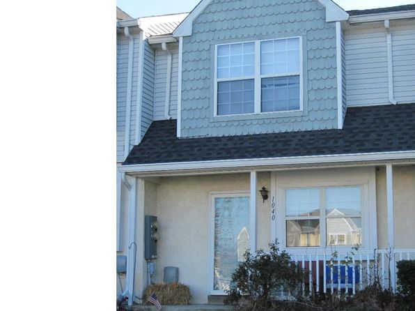 1040 Hillsboro Ct