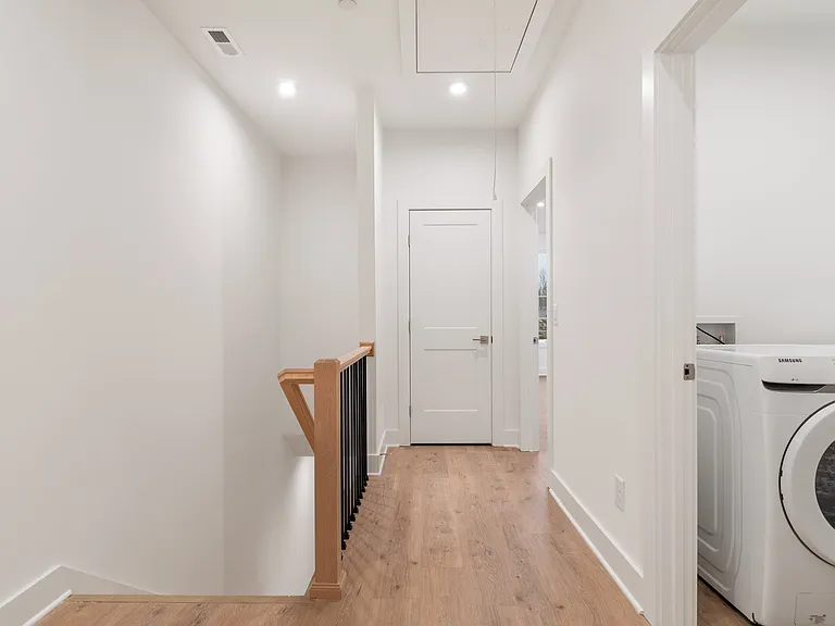 172 Leggo Ave — Photo 23