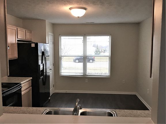 4th image of 481 Hennepin Dr