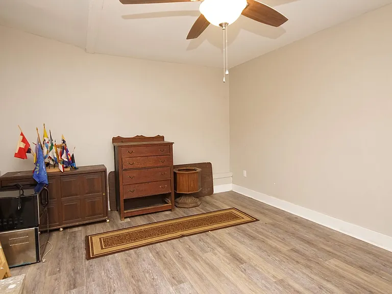 37 Magnolia Ave — Photo 43