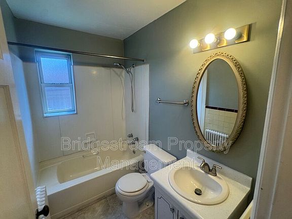 4th image of 1549 Old Lane Ave APT 3