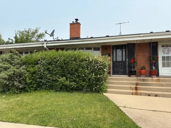 8801 Robin Dr APT C, Des Plaines, IL 60016