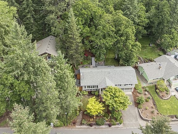 4th image of 197 Brae Burn Dr