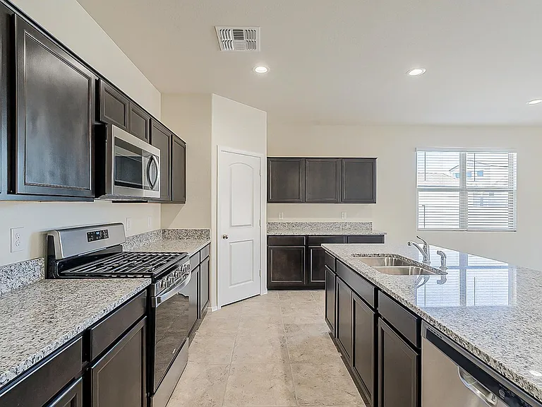 30738 W Columbus Ave — Photo 12