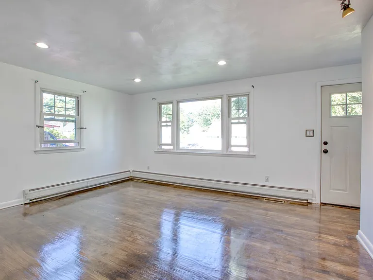 171 Newell Ave — Photo 13