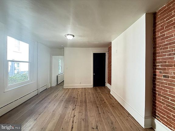 5th image of 116 E Broad St Unit 1