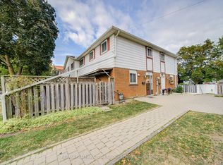 9 Oak St, Toronto, ON M5A 0A2