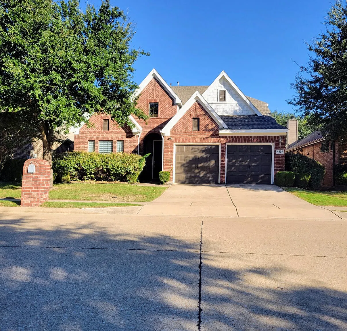 4 bed, 2925 sqft, $3,200 — Photo 1
