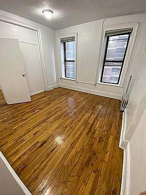 2nd image of 1993 Lexington Ave APT 8