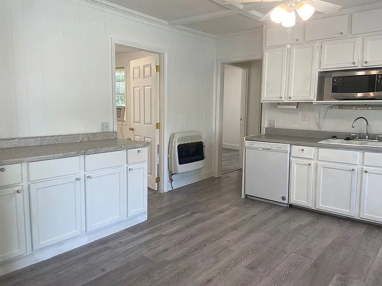 703 Brown St — Photo 6