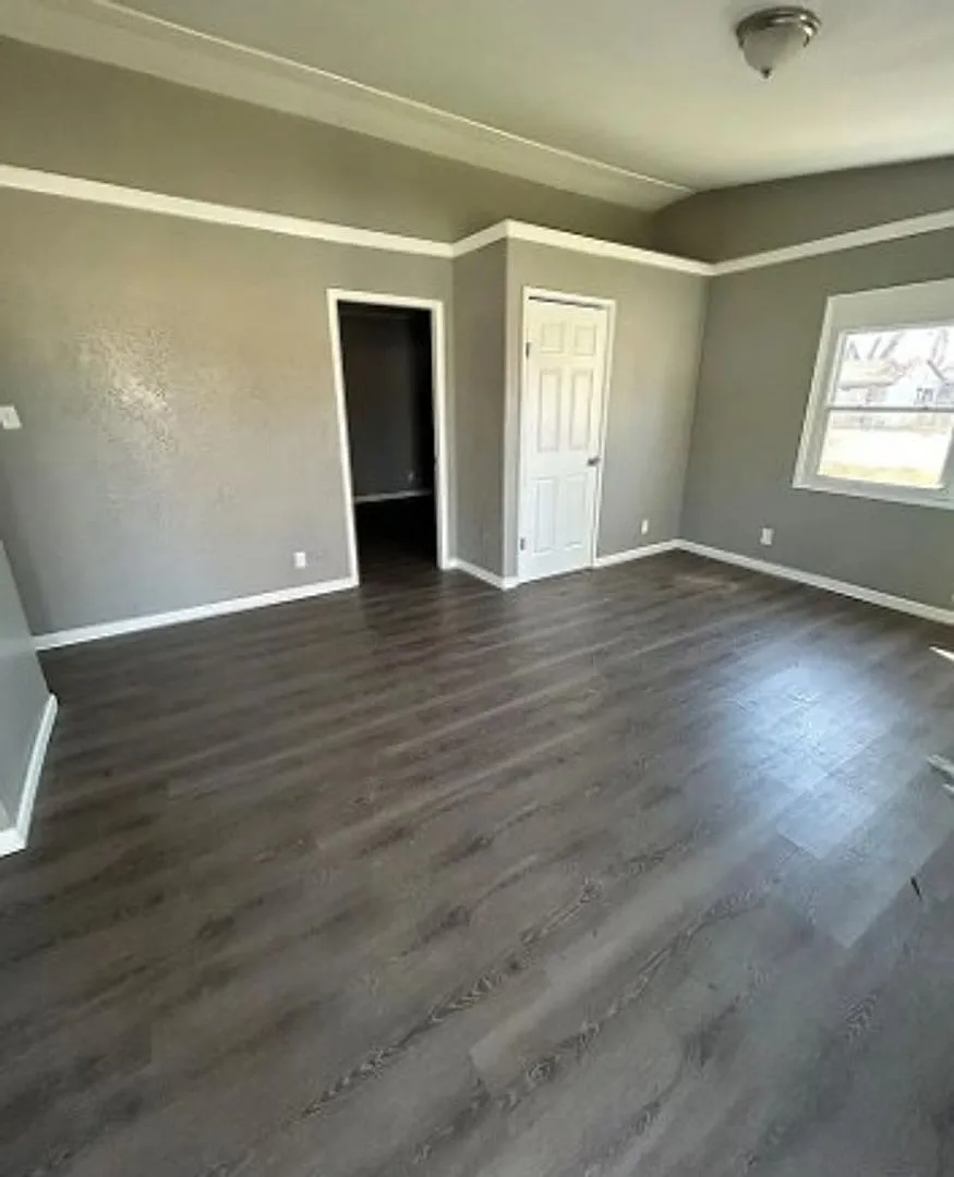 For Lease — Photo 2