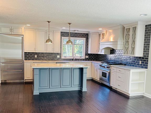 Kitchen/Informal Dining Room/Hearth Room