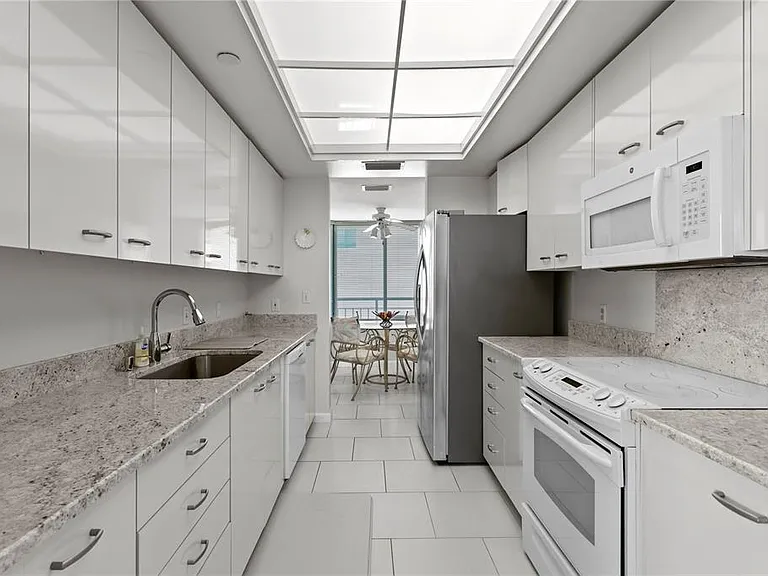 1540 Gulf Blvd #2107 — Photo 18