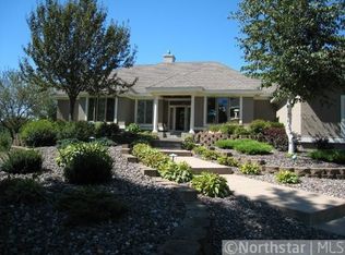 32470 Nottingham Ct, Lindstrom, MN 55045