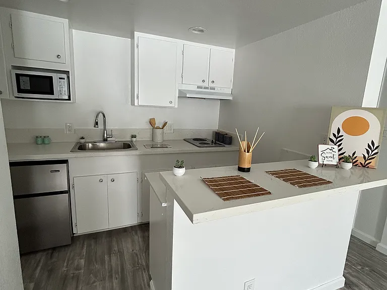 14630 Gault St #7 — Photo 2
