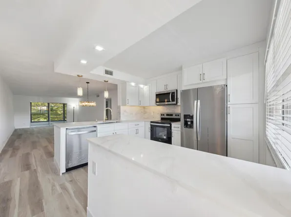 3201 Portofino Pt #D3, Coconut Creek, FL 33066