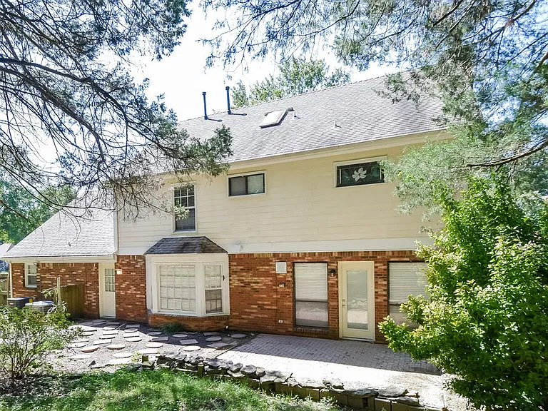 120 Shelley Renee Ln — Photo 17