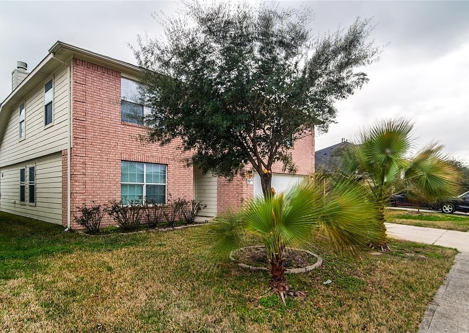 2nd image of 215071 Lovis Way