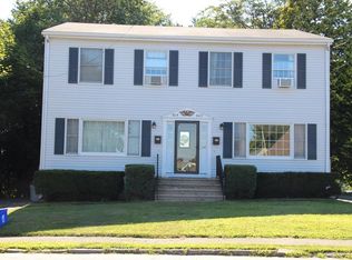 860 Knapps Hwy, Fairfield, CT 06825
