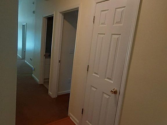 5th image of 96 Leigh Place Dr