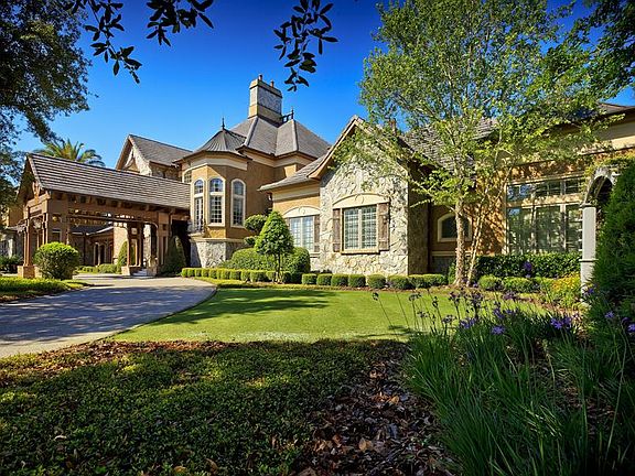 3rd image of 1004 Hampstead Ln