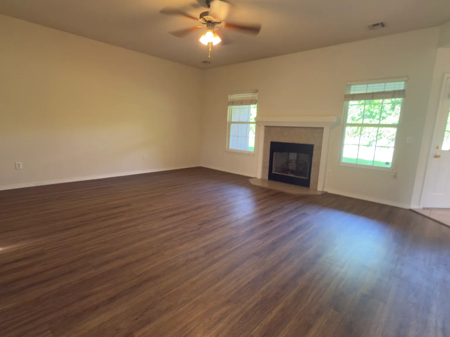 3 bed, 1523 sqft, $1,700 — Photo 2