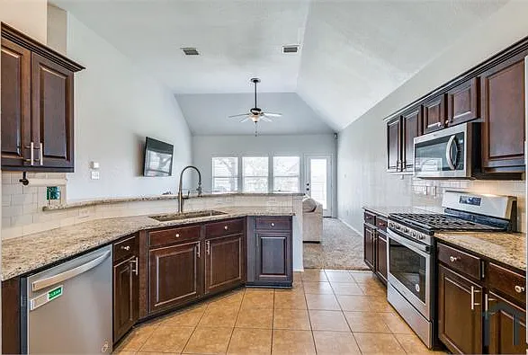 1433 Villa Paloma Blvd — Photo 13