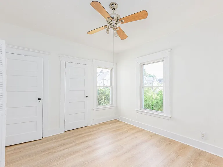 176 Leete St #1 — Photo 10