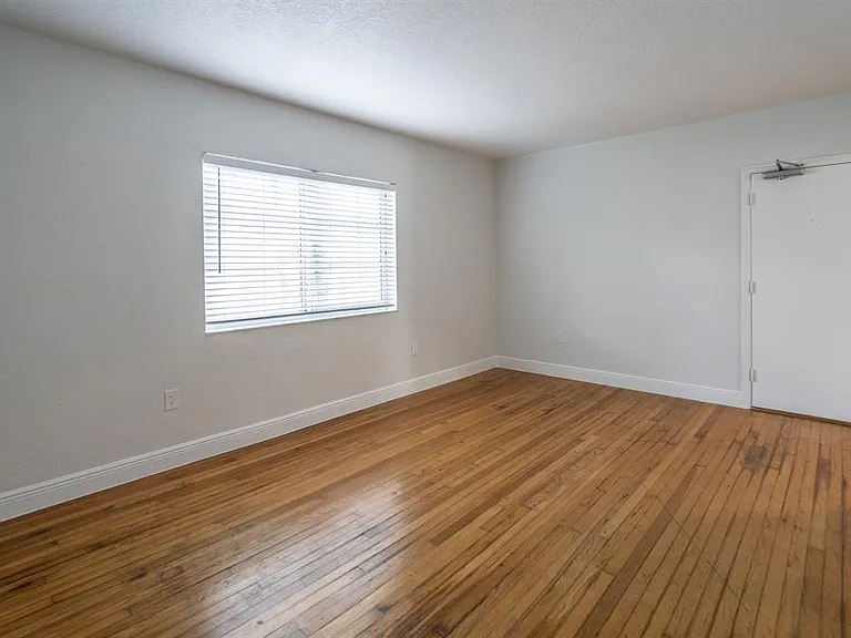 1007 Bay Dr #203 — Photo 12