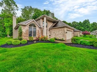 60 Sutherland Ct, Williamsville, NY 14221