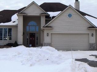 7607 Kingfisher Ct, Dexter, MI 48130