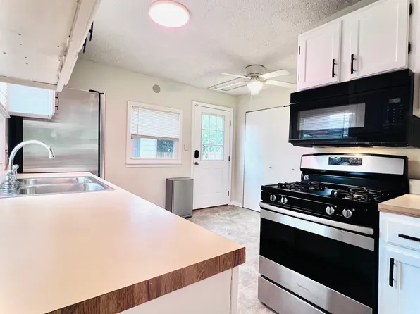 1431 Lincoln Dr, Noblesville, IN 46060