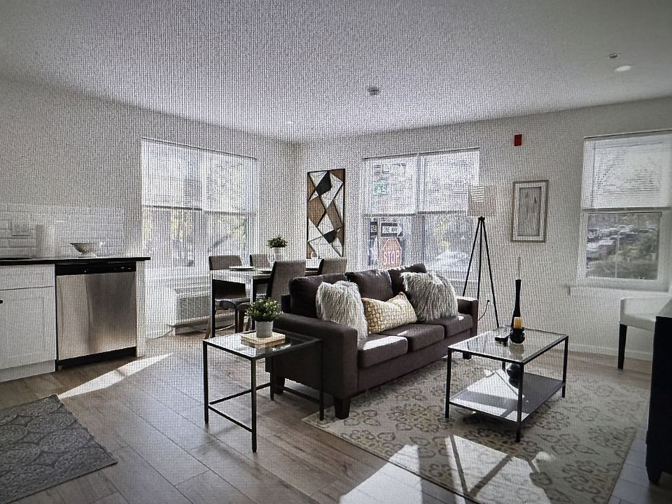 1st image of 4529 Pulaski Ave #G