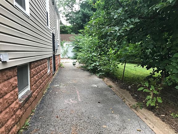 3rd image of 7216 Eunice Ave
