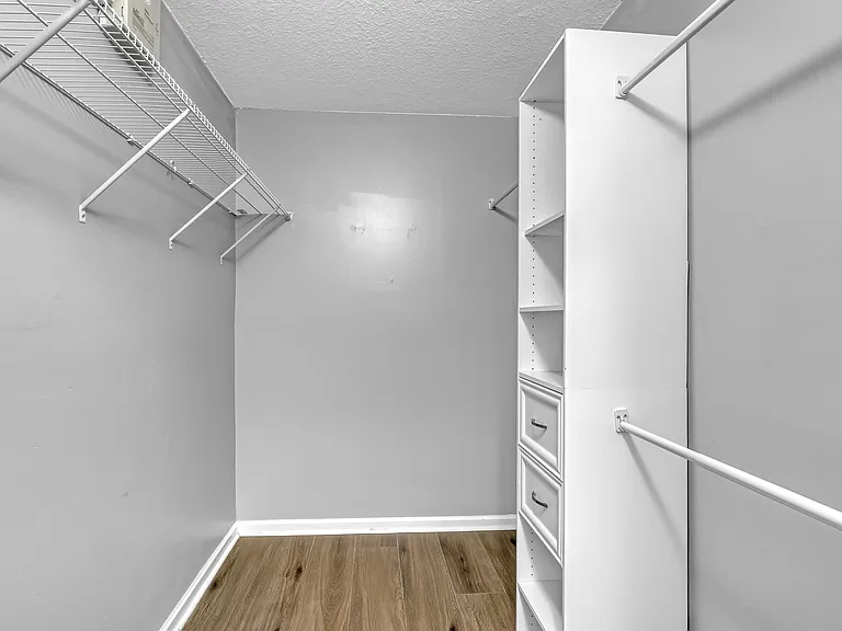 3464 Commodore Ct — Photo 38