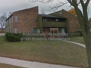 10221 W Congress St APT 6, Milwaukee, WI 53225
