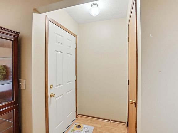 5th image of 2951 Archer Ln