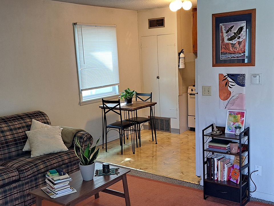 1st image of 425 Bowery St APT 3