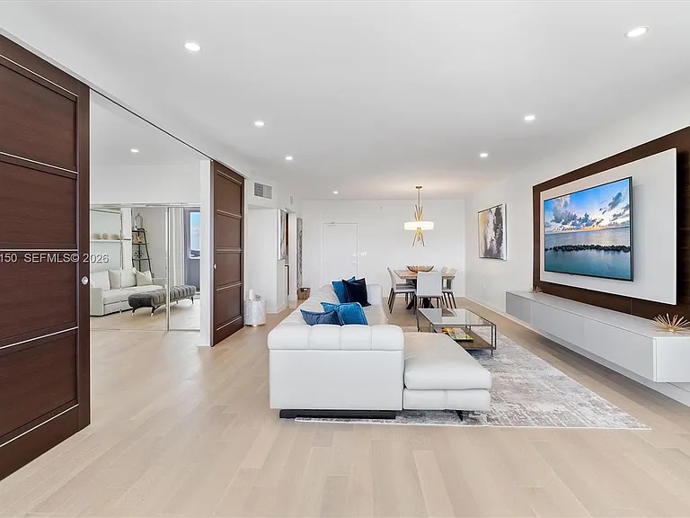 10275 Collins Ave #1530 — Photo 16